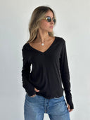THE EVERYDAY V-NECK